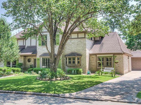 2nd image of 2918 Deer Hollow Dr