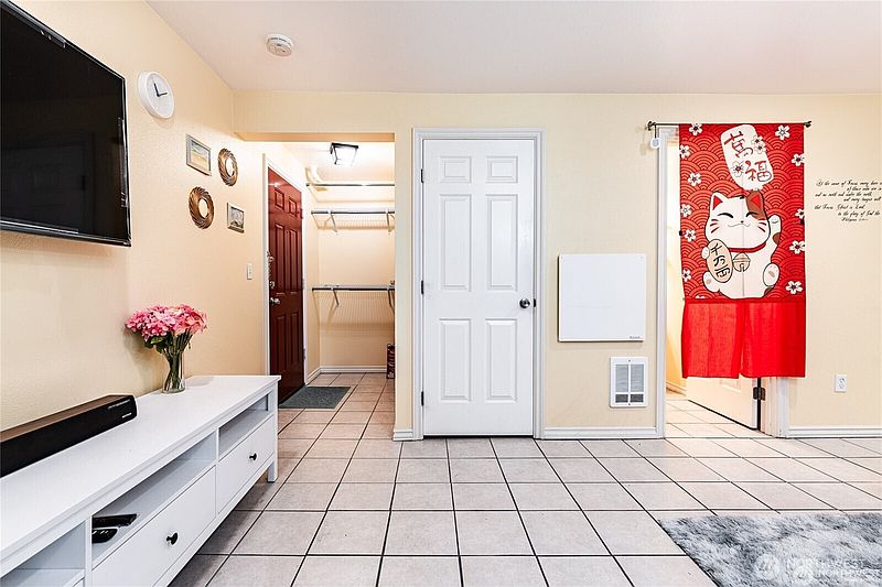 5th image of 4525 S Henderson Street #103