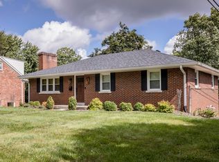 145 Vanderbilt Dr, Lexington, KY 40517