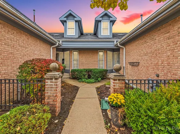 250 Lynwood Ln, Bloomingdale, IL 60108