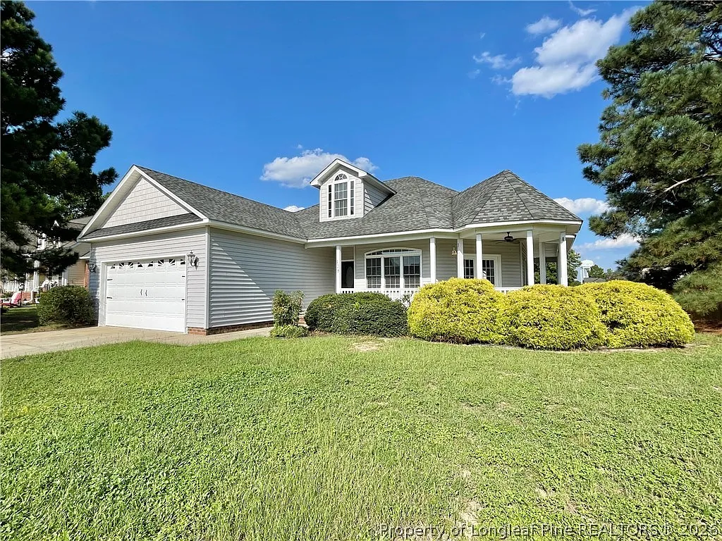 4 bed, 3.0 bath, 2196 sqft, $1,950 — Photo 2
