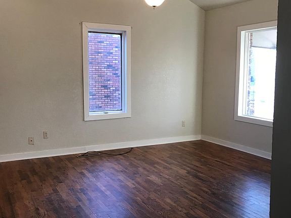 3rd image of 507 E Jackson St