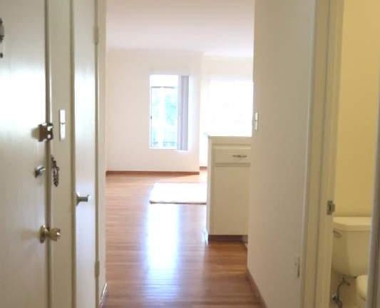 3rd image of 2261 Sacramento St APT 201