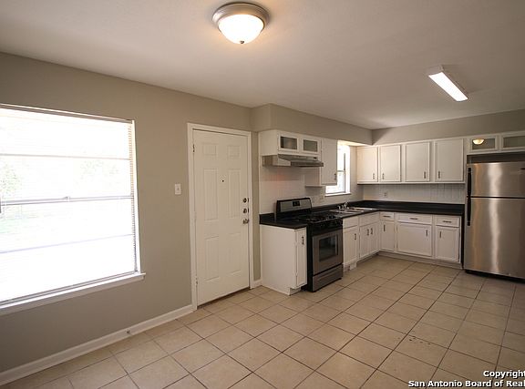 5th image of 6123 Fir Valley Dr