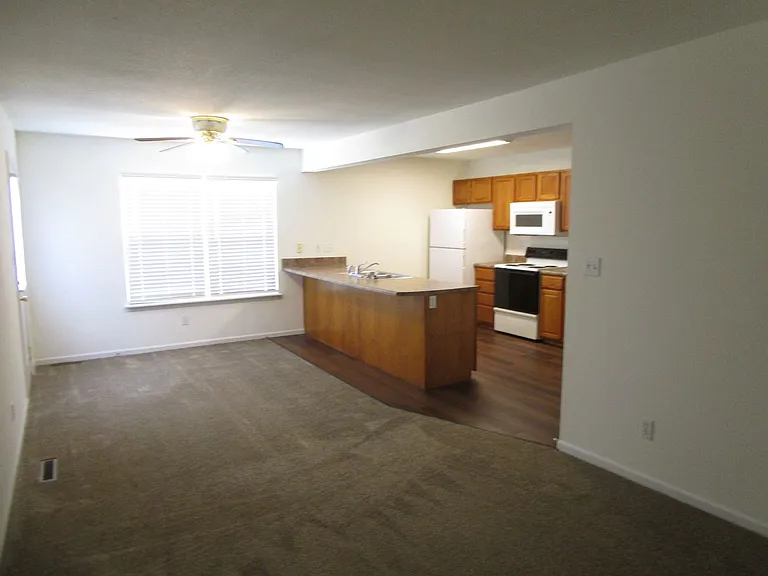 2409-2411 Northampton Dr. — Photo 9