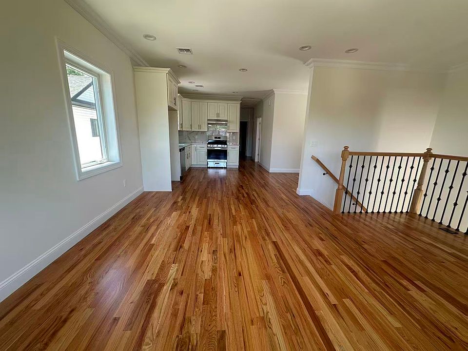 1st image of 284 Eltingville Blvd Floor 2