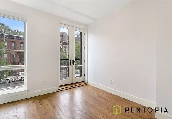 5th image of 868 Lafayette Ave #2J