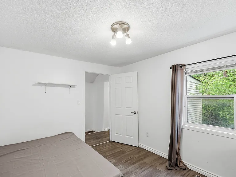 182 Montreal St — Photo 5