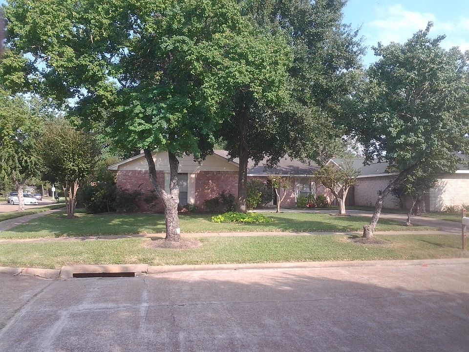 1st image of 11214 Loyola Dr