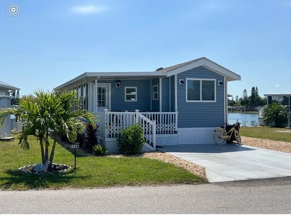 800 Kay Rd NE, Bradenton, FL