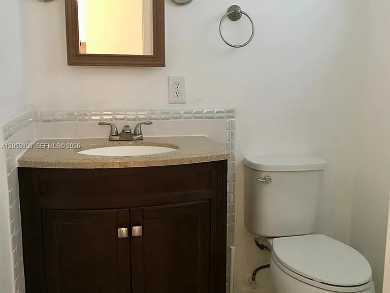 2200 Park Ln #308 — Photo 7