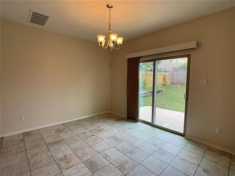 133 Gina Dr — Photo 5
