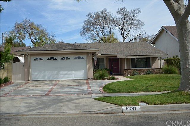 1st image of 10741 La Jara St