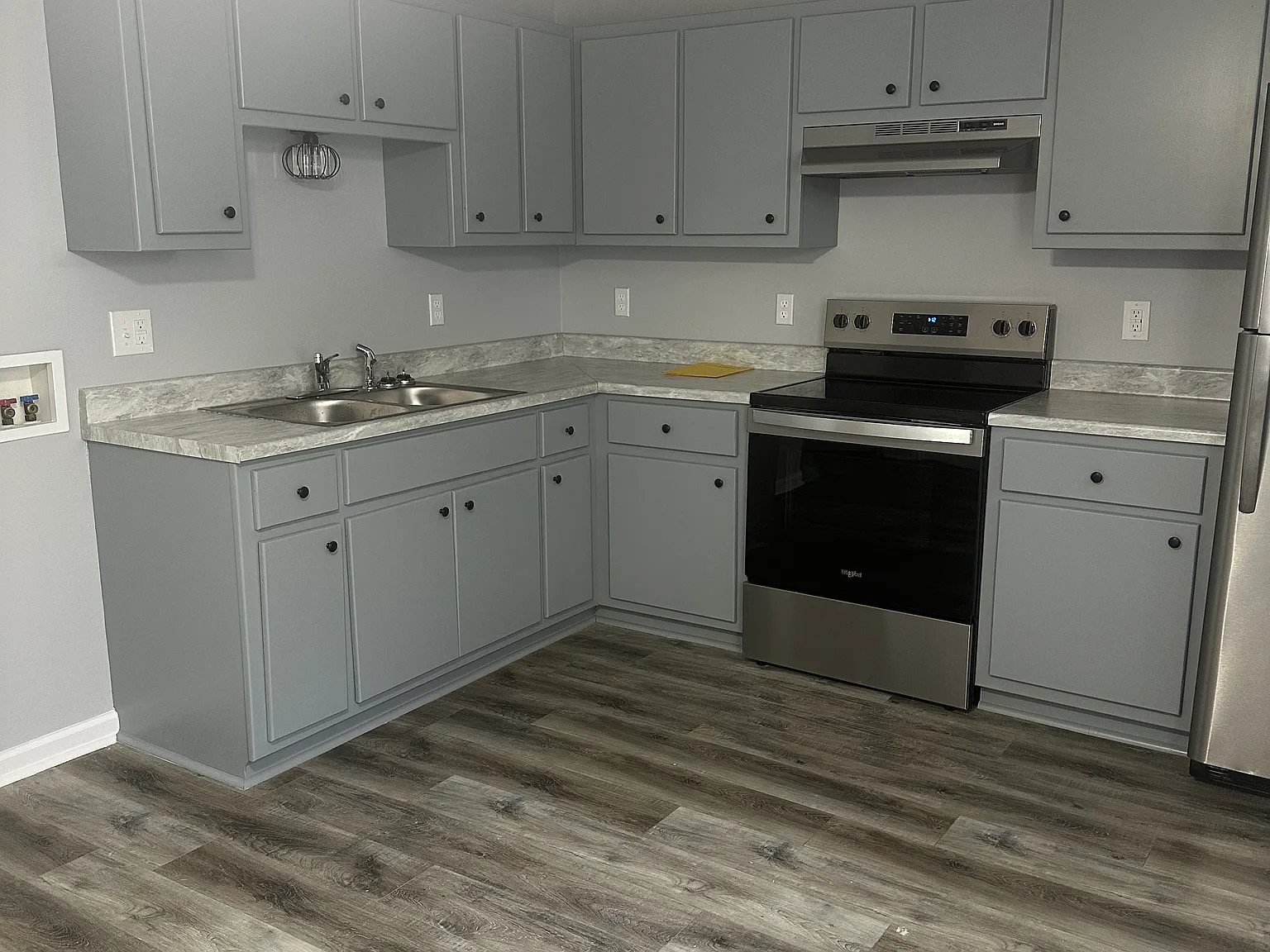 3 bed, 900 sqft, $1,400 — Photo 3