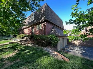 5903 Robinson Ln, Overland Park, KS 66202