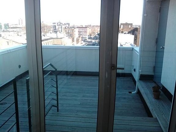3rd image of 355 Franklin Ave APT 3R
