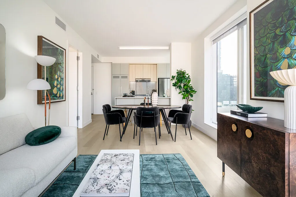 17 Hanover Place — Photo 1