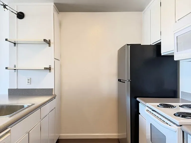 2101 Shoreline Dr #254 — Photo 5