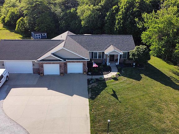 2nd image of 324 Casey Rd