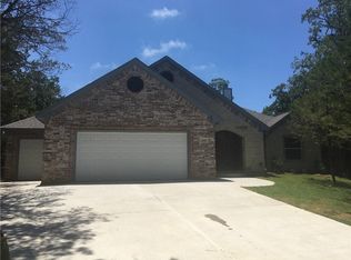 211 Colt Dr, Lake Kiowa, TX 76240