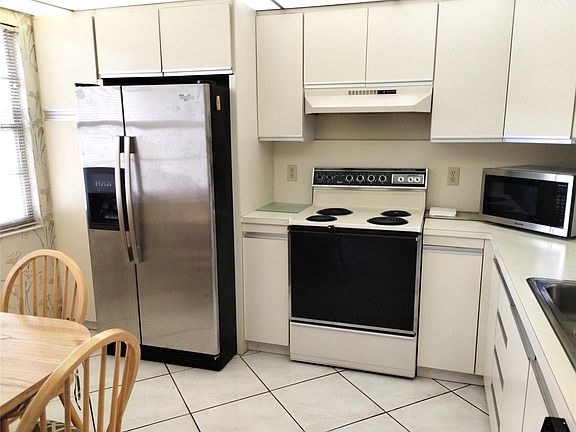 3rd image of 3404 Bimini Lane #L1