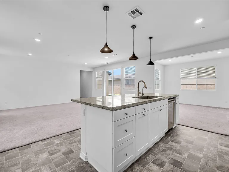 2978 E Penny Ln — Photo 15