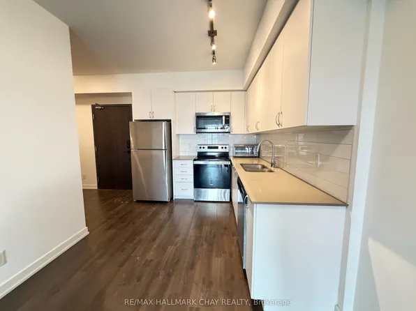 56 Lakeside Ter, Barrie, ON