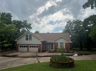 3001 N Dogwood Dr, Edmond, OK 73013