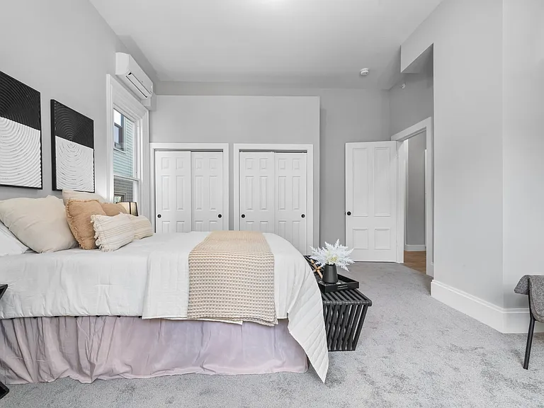 390 Meridian St #2 — Photo 10