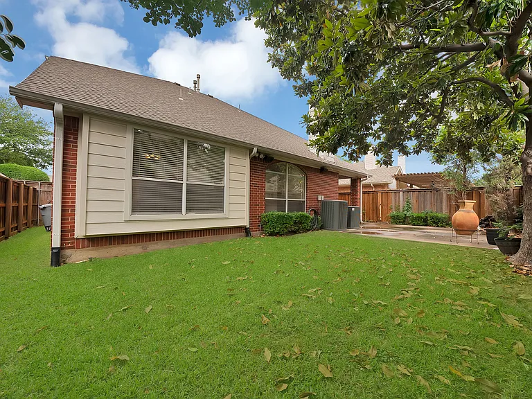 18638 Tall Oak Dr — Photo 38