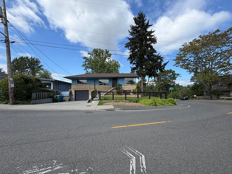 5201 16th Ave SW — Photo 5