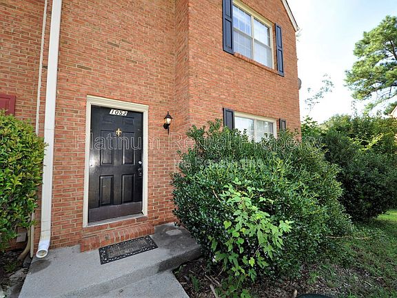 2nd image of 1052 Westfield Trce SE