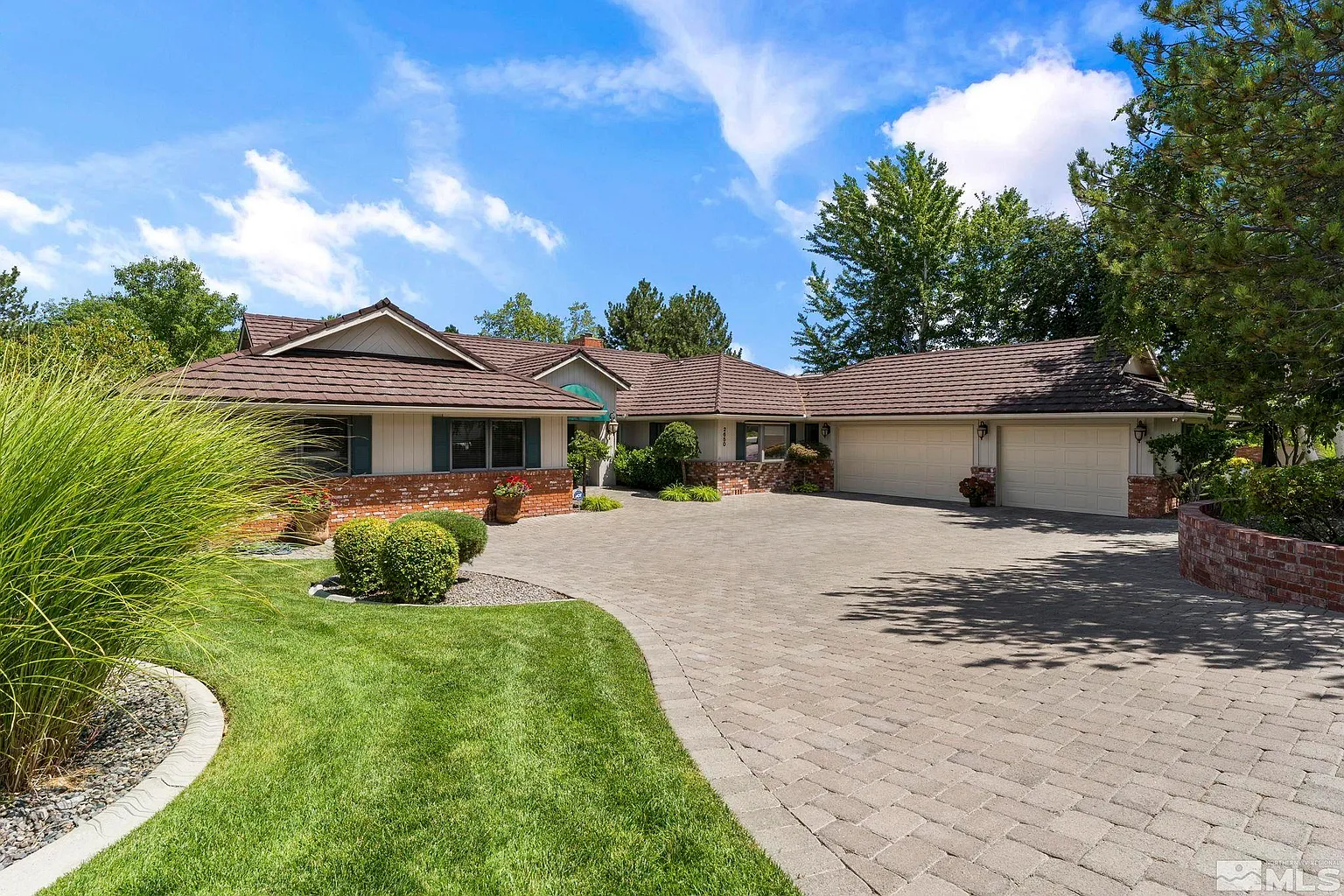 2650 Spinnaker Dr photo 1