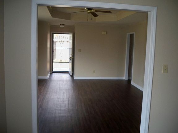 3rd image of 1214 Cobblestone Ln