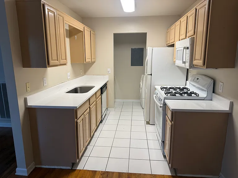 522 Bellmore Pl — Photo 8