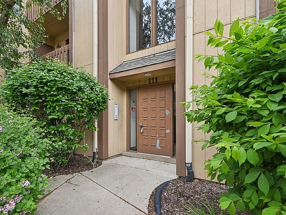 3rd image of 111 Olesen Dr APT 3F
