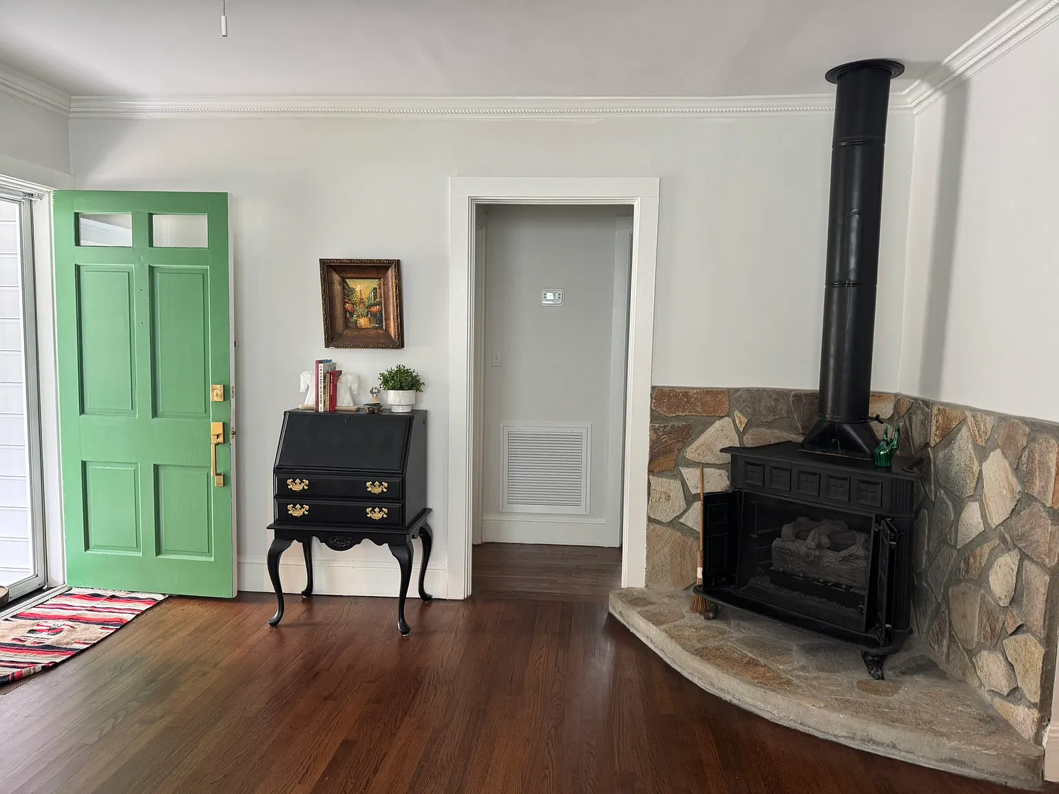 3 bed, 1300 sqft, $2,900 — Photo 3