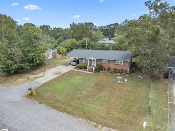 2803 Walnut Dr, Anderson, SC 29624