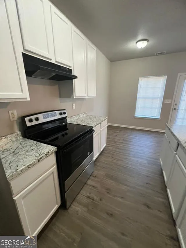4 bed, 3.0 bath, 1528 sqft, $1,900 — Photo 4