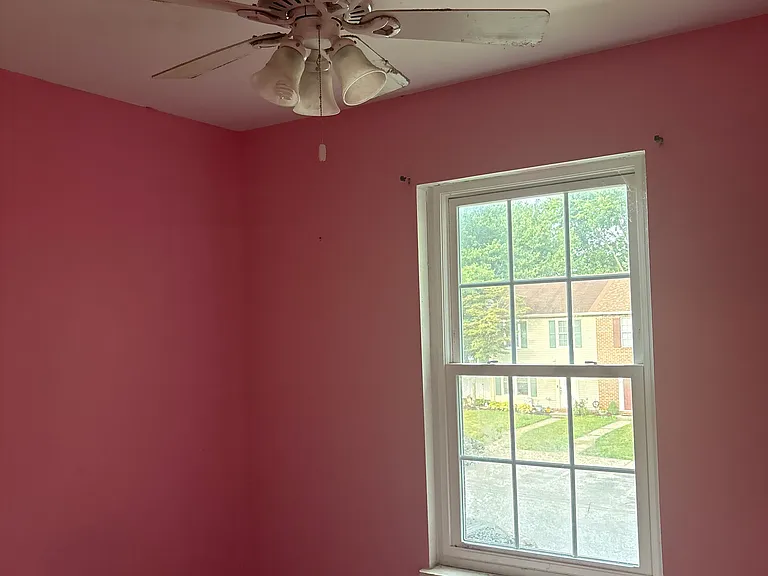 384 Logan Dr — Photo 1