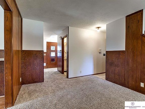 3rd image of 1125 Surrey Rd