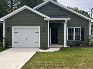 211 Elizabeth St, Spring Lake, NC 28390