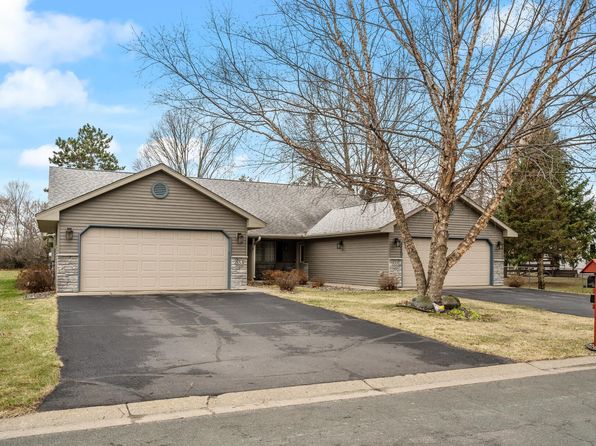 553 Cedar Ct, Taylors Falls, MN 55084