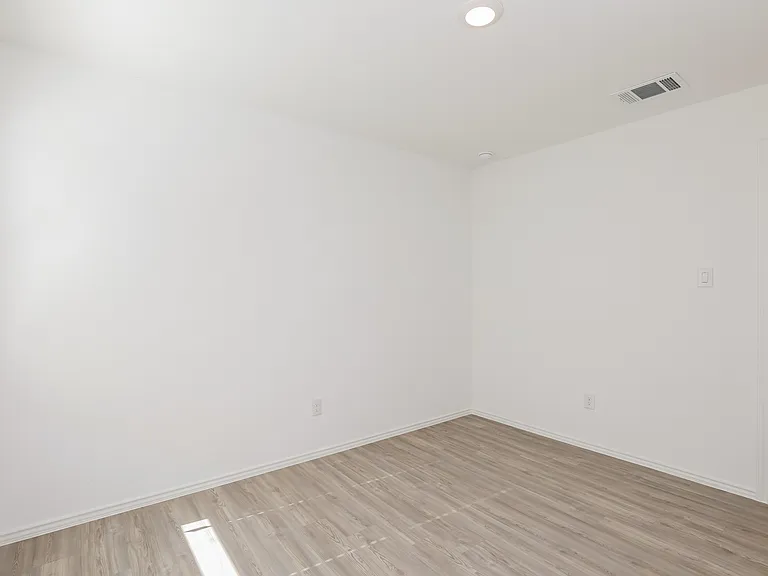 2714 Robles St — Photo 11