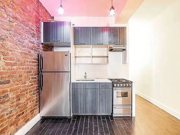 3rd image of 1066 Putnam Ave #1A