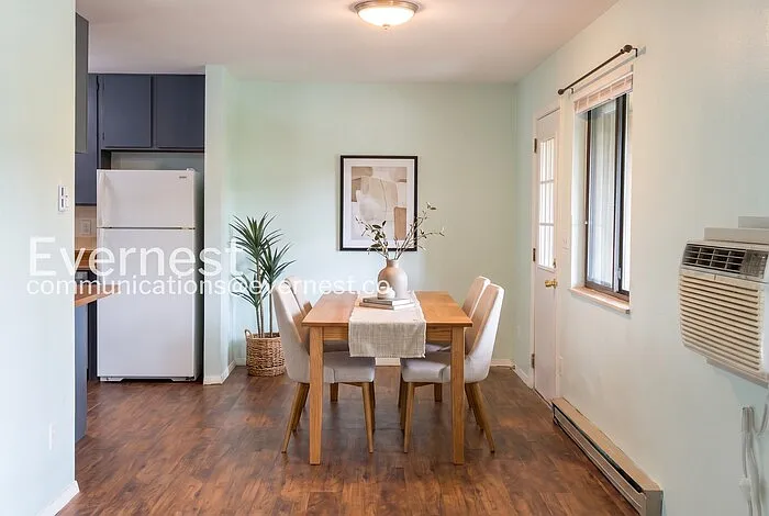 2 bed, 1.0 bath, 966 sqft, $1,297 — Photo 3