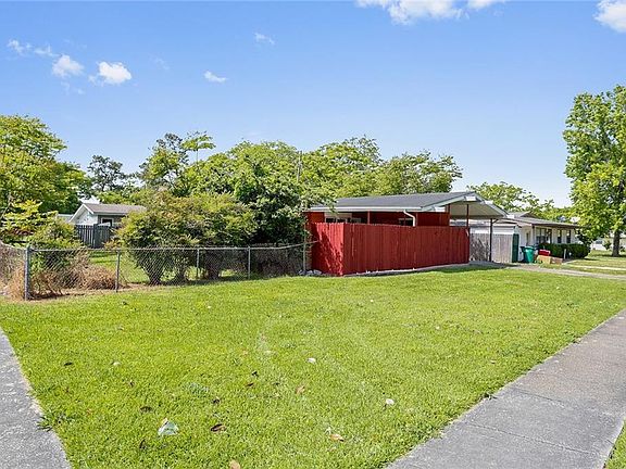 2nd image of 504 E Forest Lawn Dr