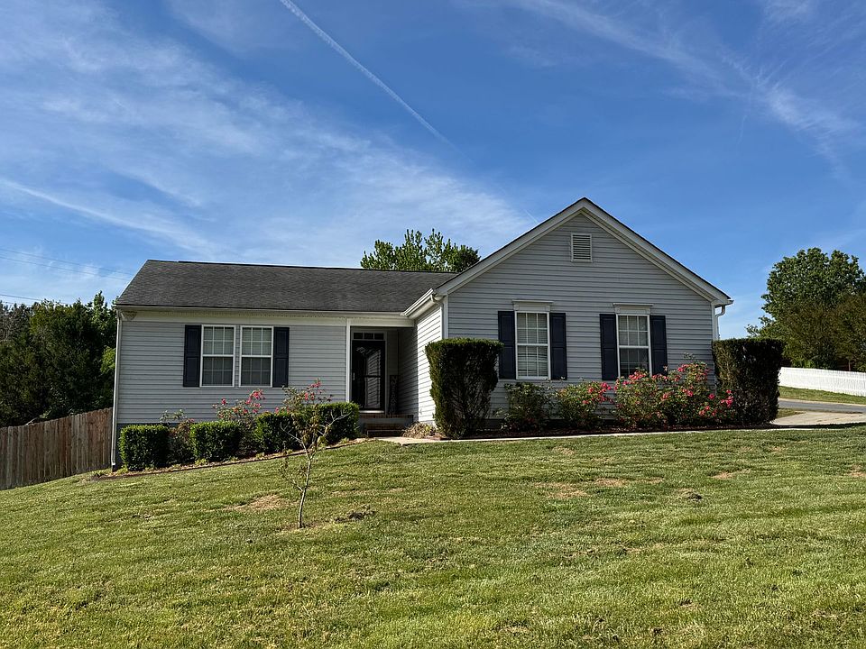 1st image of 105 Brookstone Dr