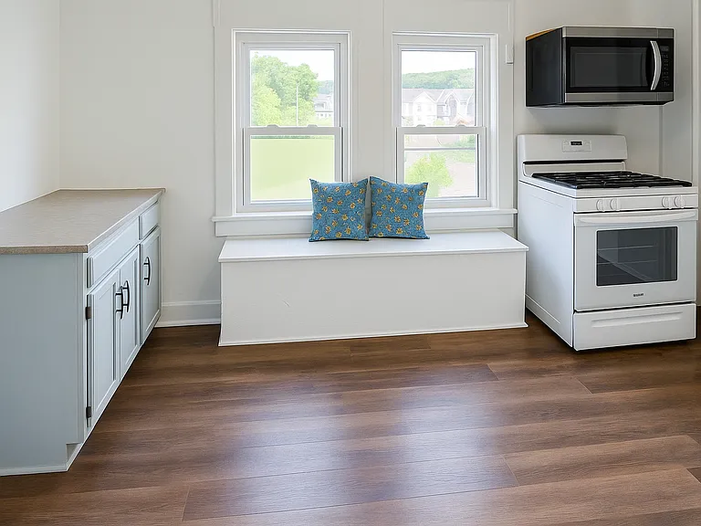 29 Oakwood Rd #7 — Photo 1