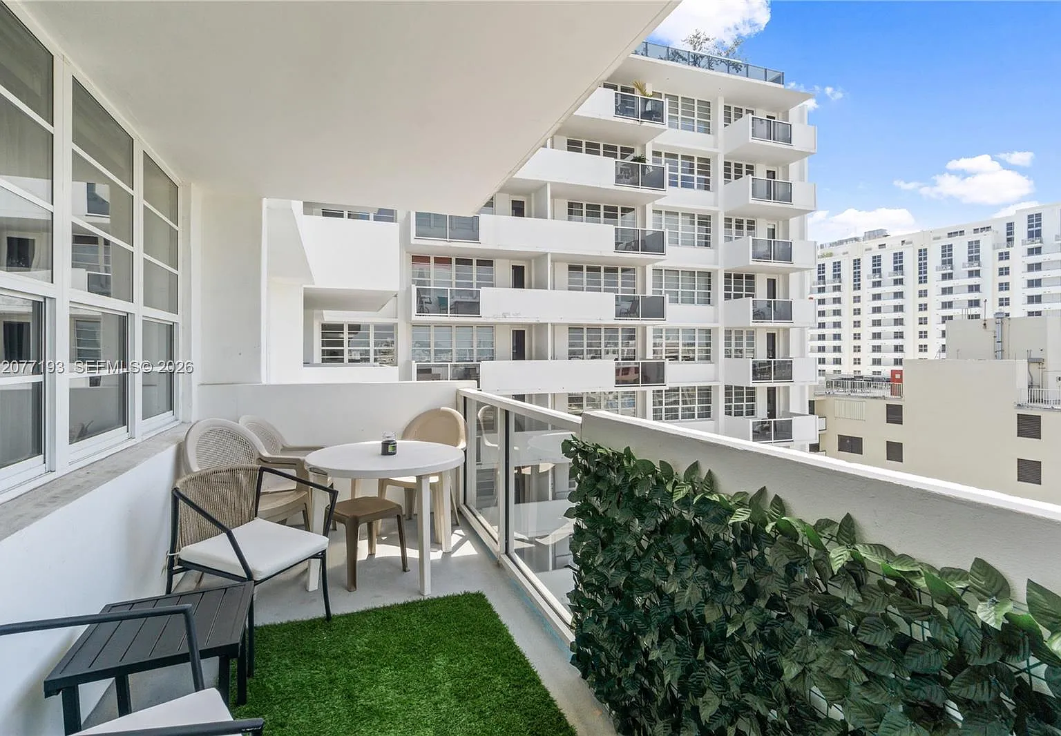 The Decoplage Condo — Photo 3